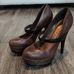 Jessica Simpson - platform closed toe heel